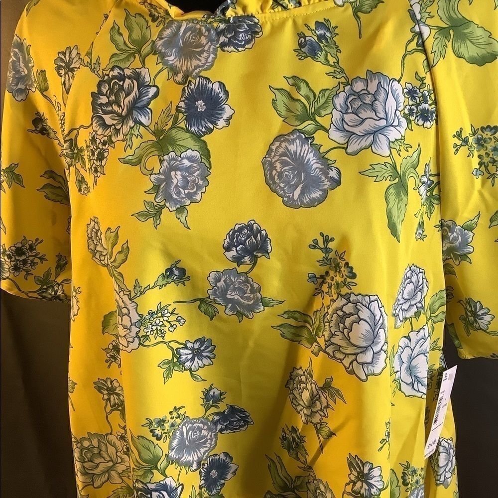 True Destiny...Floral High-Low Blouse  - Picture 6 of 7